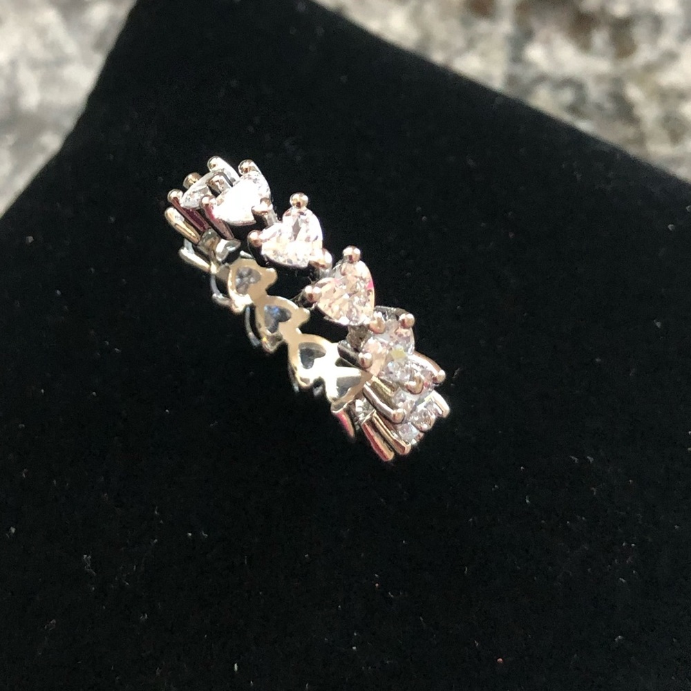 14k 3ct Heart Eternity Band - Picture 13 of 15